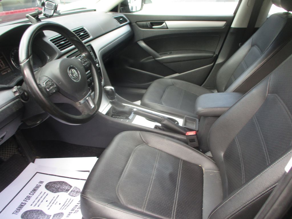 Photo 11 of this VOLKSWAGEN PASSAT