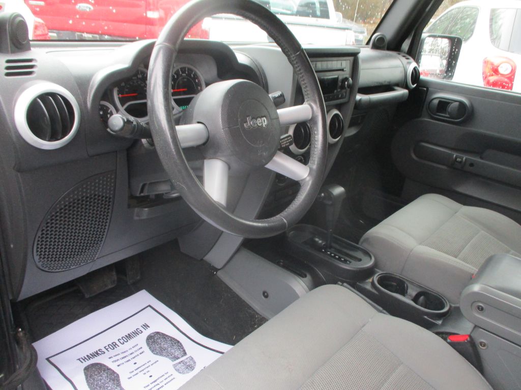 Photo 8 of this JEEP WRANGLER UNLIMI