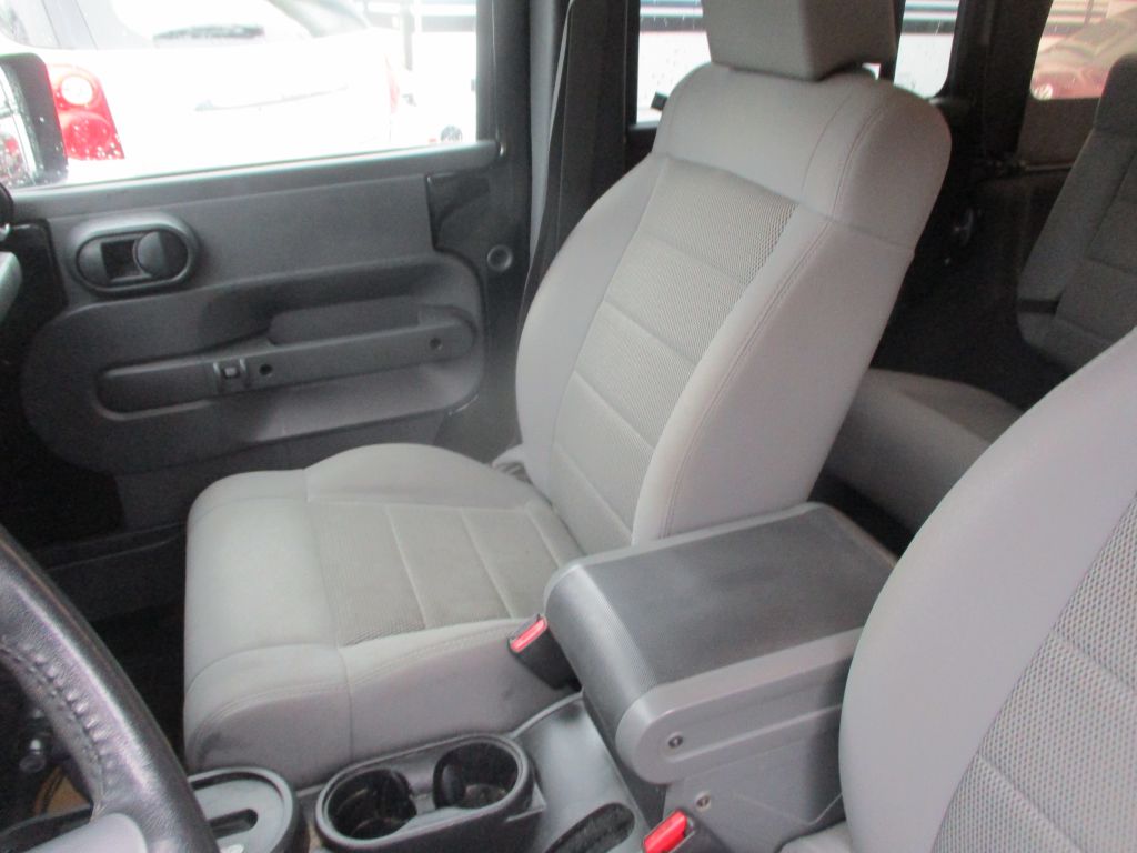 Photo 10 of this JEEP WRANGLER UNLIMI