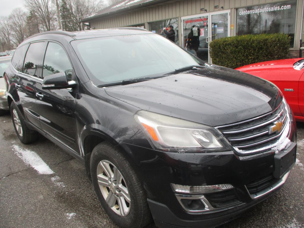 Photo 2 of this CHEVROLET TRAVERSE