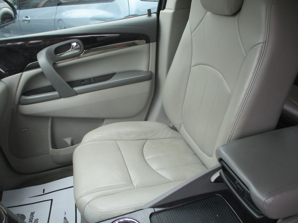 Photo 14 of this BUICK ENCLAVE