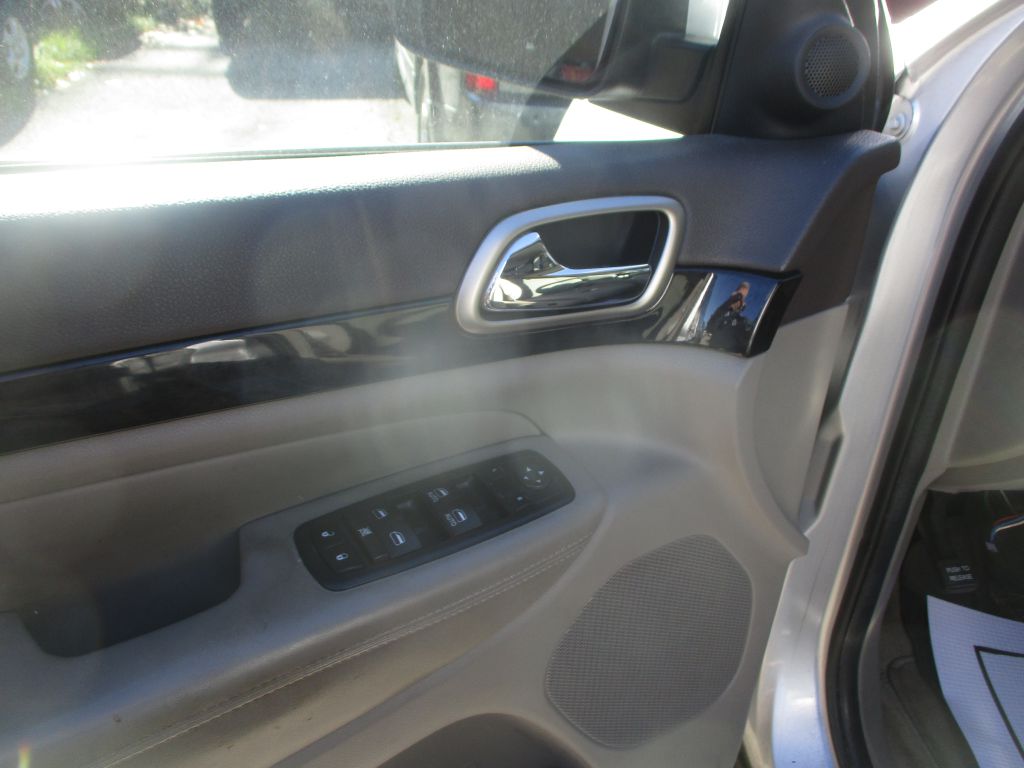 JEEP GRAND CHEROKEE 2013 JEEP GRAND CHEROKEE 1C4RJEAG9DC596047