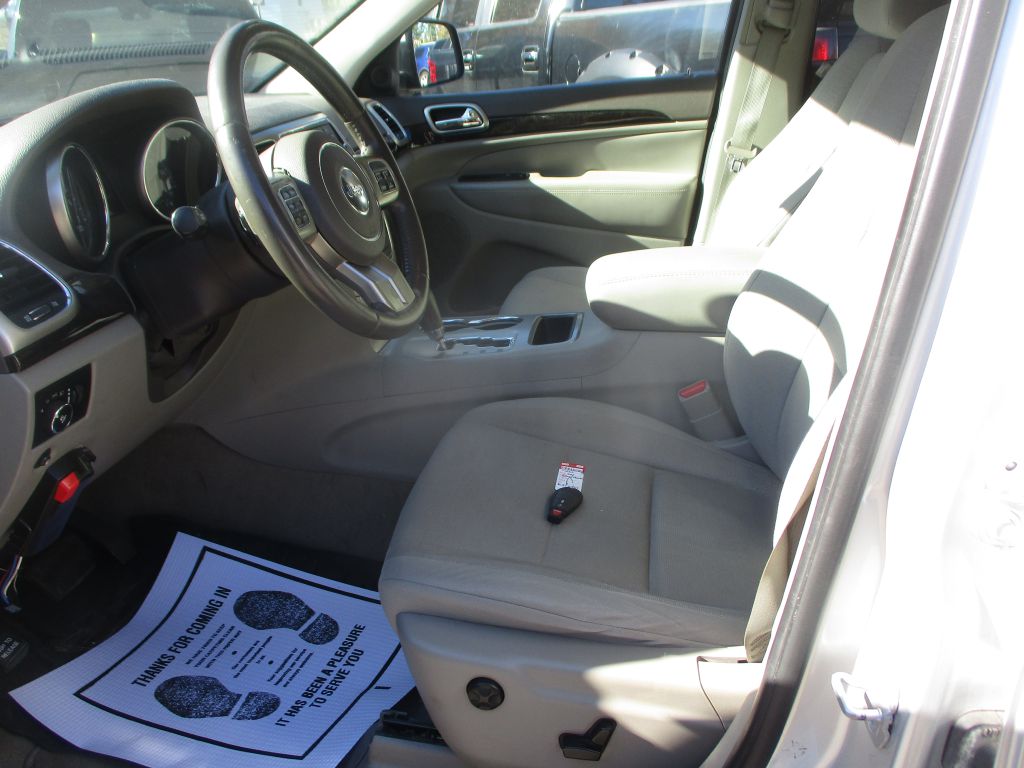 JEEP GRAND CHEROKEE 2013 JEEP GRAND CHEROKEE 1C4RJEAG9DC596047