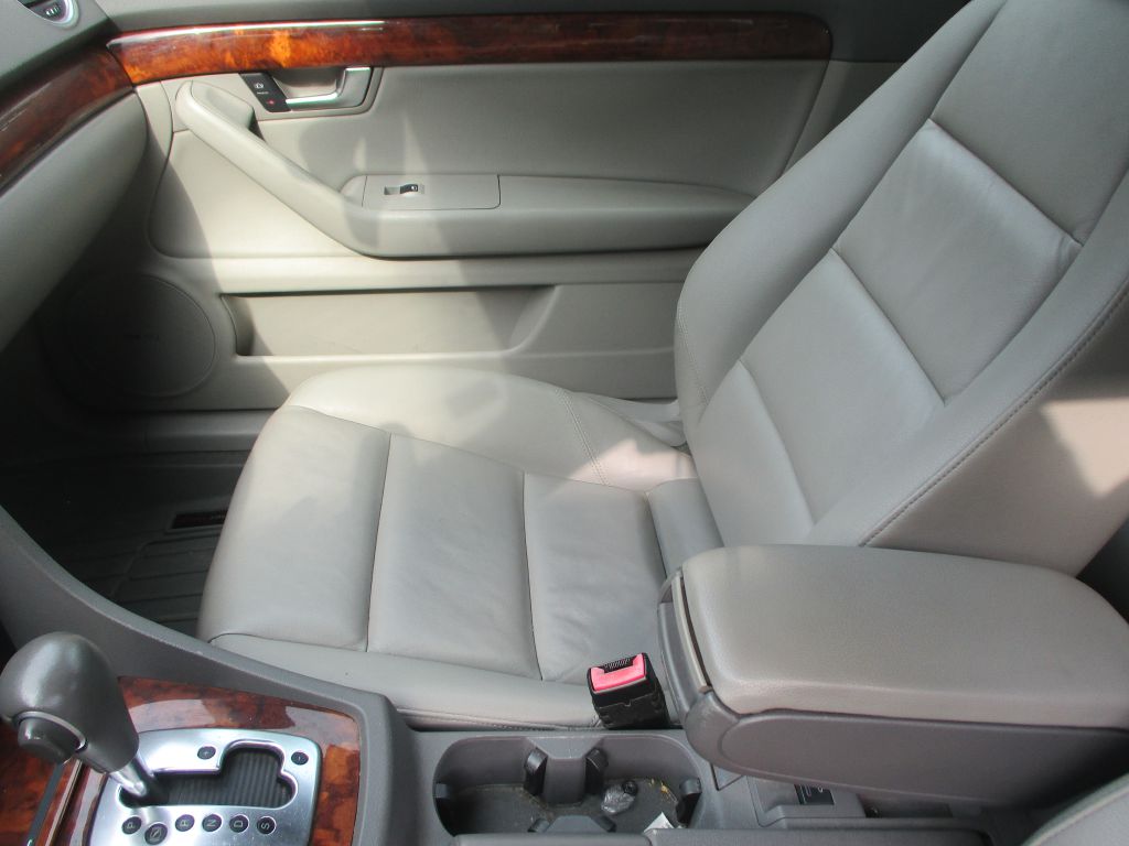 Photo 9 of this AUDI A4