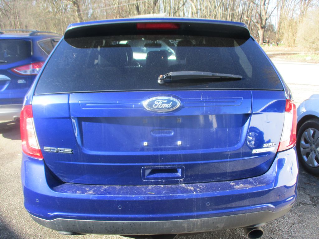 Photo 7 of this FORD EDGE