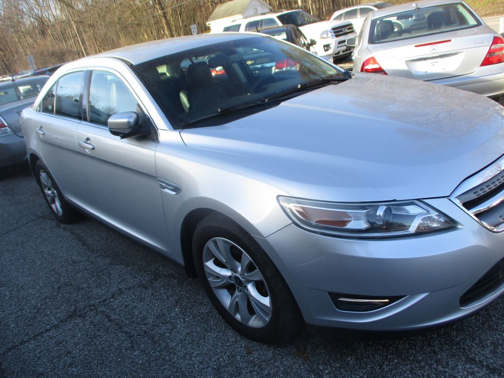 FORD TAURUS 2011 FORD TAURUS 1FAHP2HW2BG181900