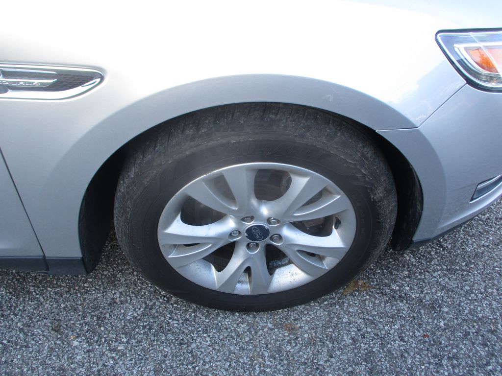 FORD TAURUS 2011 FORD TAURUS 1FAHP2HW2BG181900