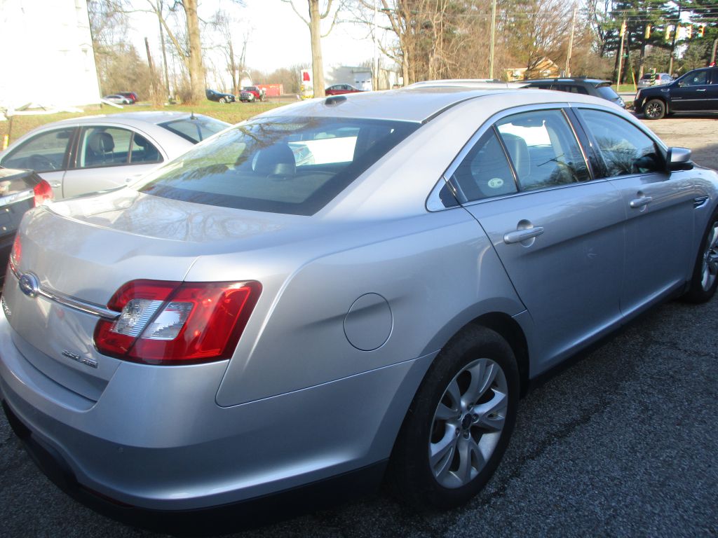 FORD TAURUS 2011 FORD TAURUS 1FAHP2HW2BG181900