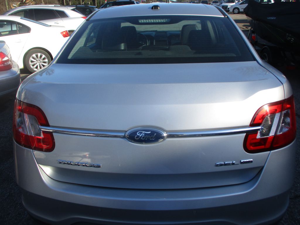 FORD TAURUS 2011 FORD TAURUS 1FAHP2HW2BG181900