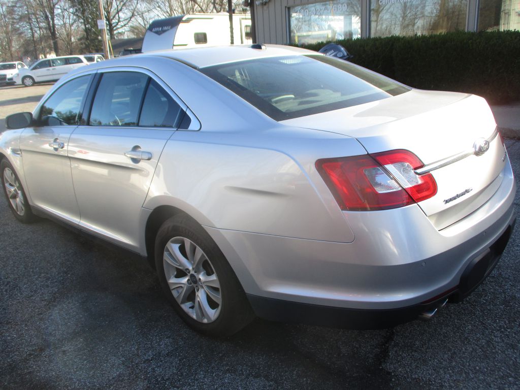 FORD TAURUS 2011 FORD TAURUS 1FAHP2HW2BG181900