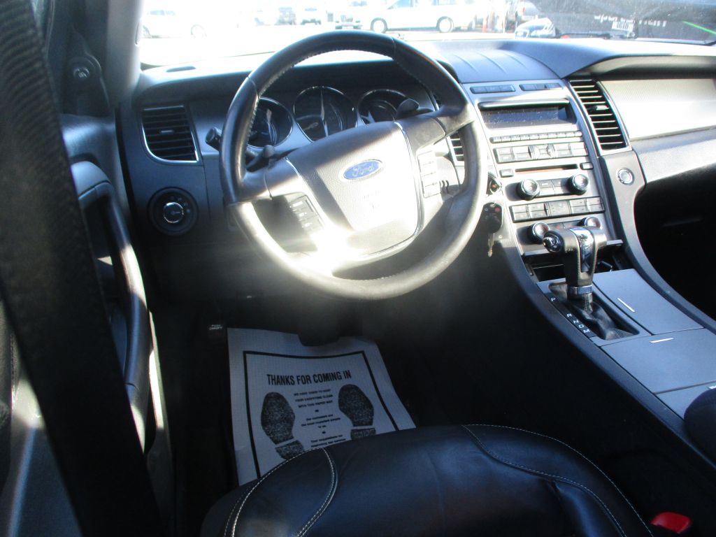 FORD TAURUS 2011 FORD TAURUS 1FAHP2HW2BG181900