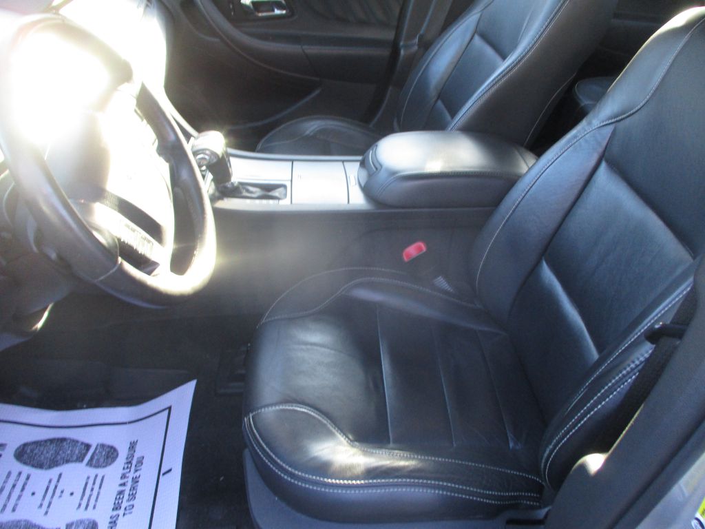 FORD TAURUS 2011 FORD TAURUS 1FAHP2HW2BG181900