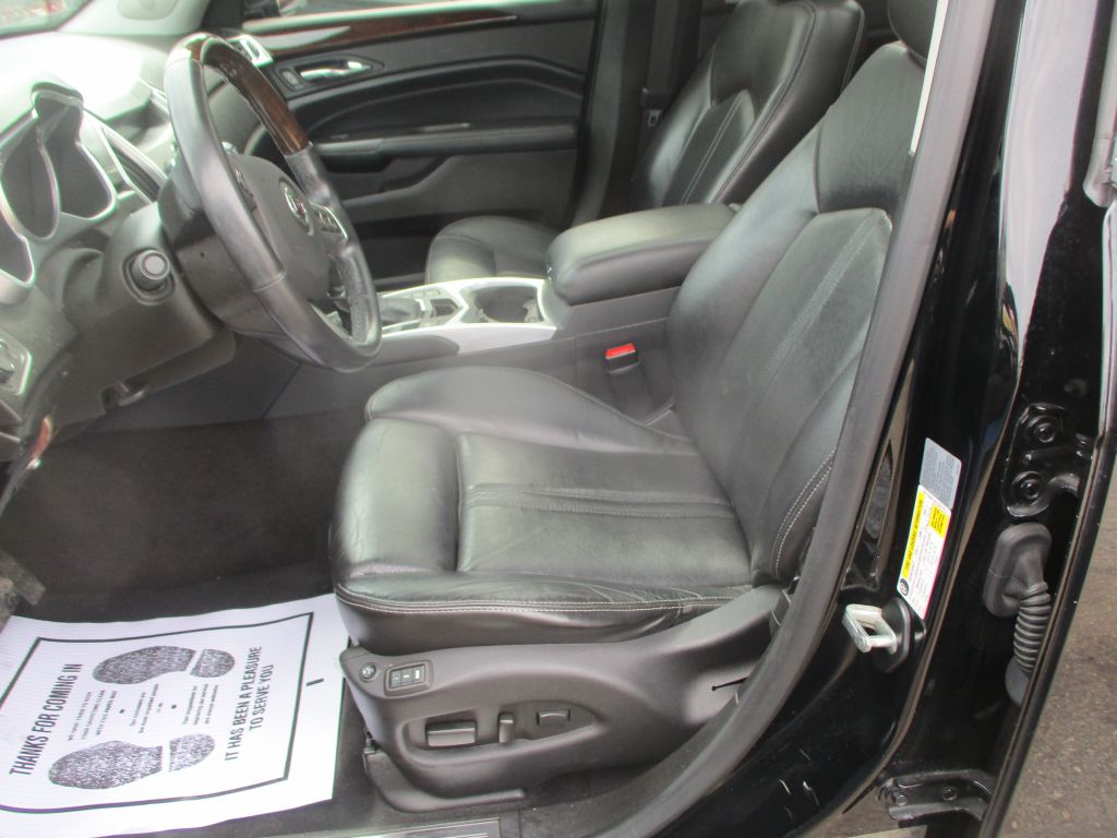 Photo 13 of this CADILLAC SRX