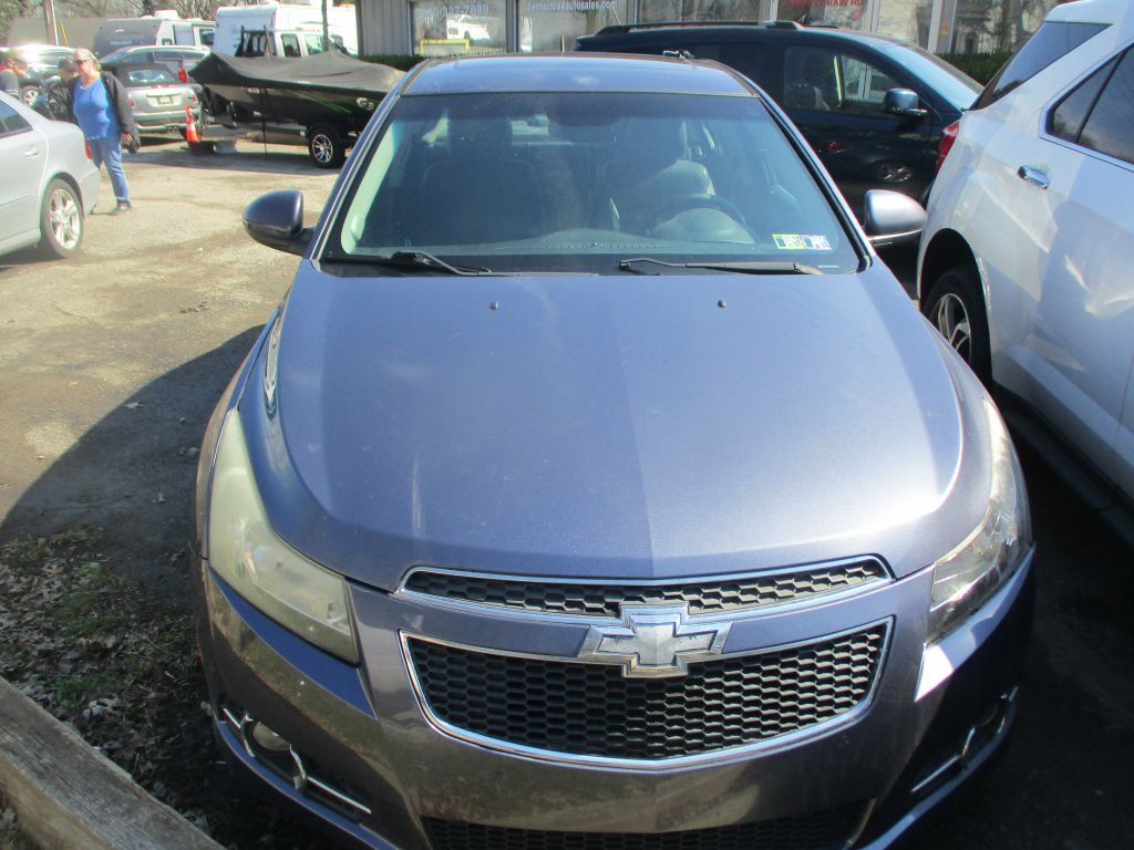 Photo 2 of this CHEVROLET CRUZE