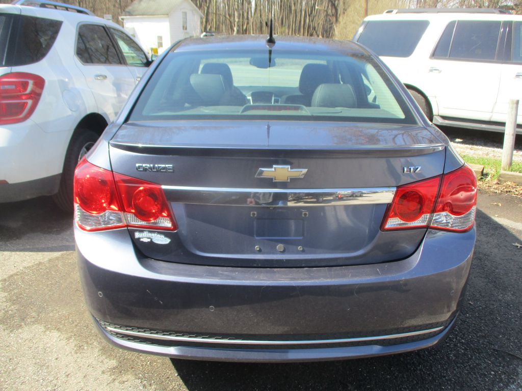 Photo 7 of this CHEVROLET CRUZE