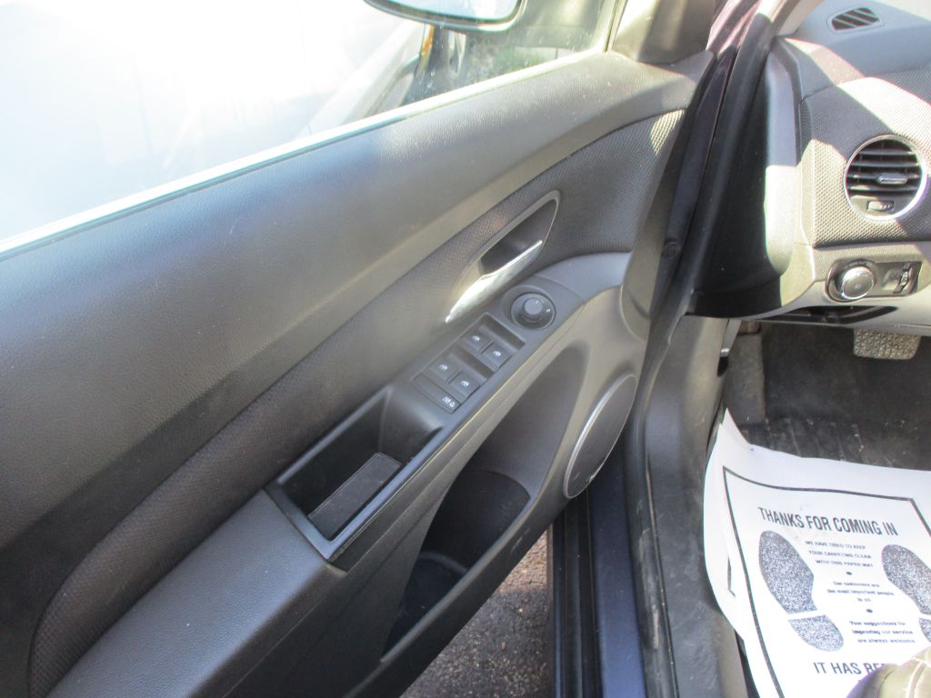 Photo 11 of this CHEVROLET CRUZE