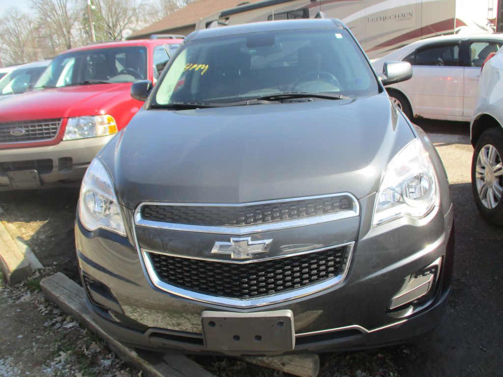 Photo 2 of this CHEVROLET EQUINOX