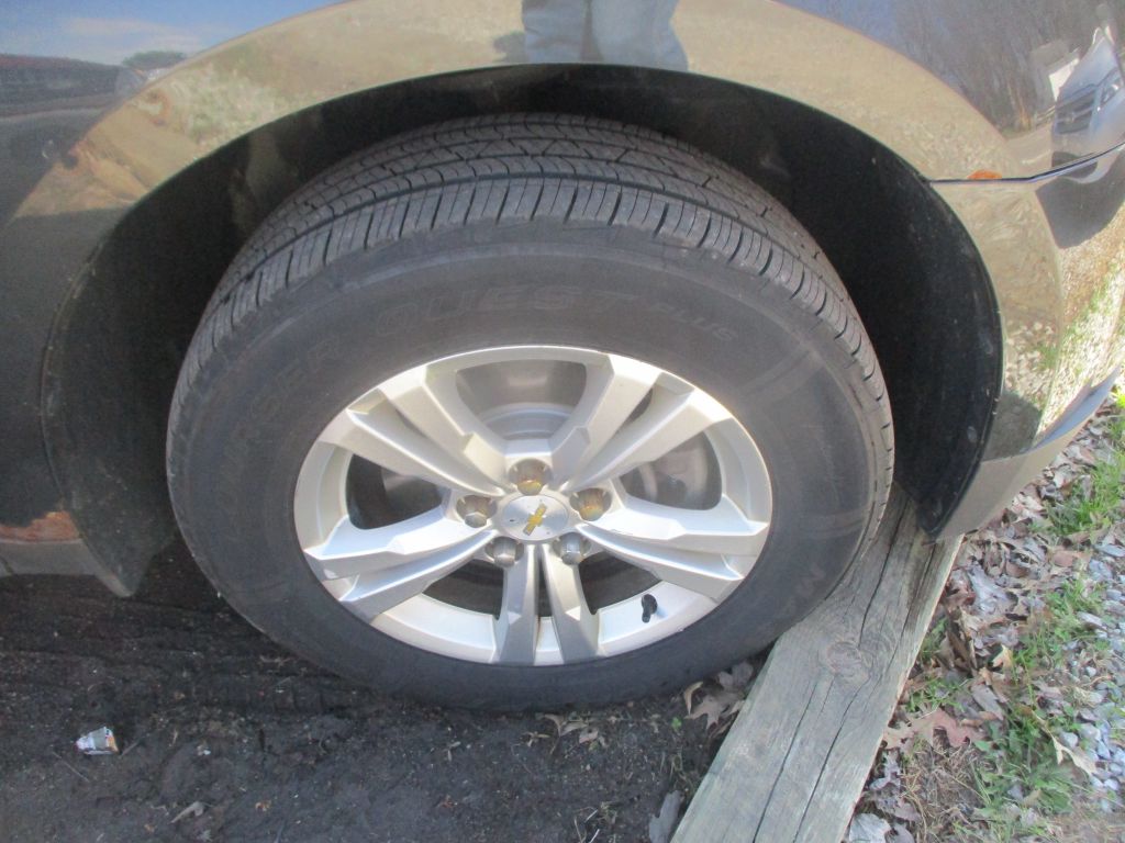 Photo 4 of this CHEVROLET EQUINOX