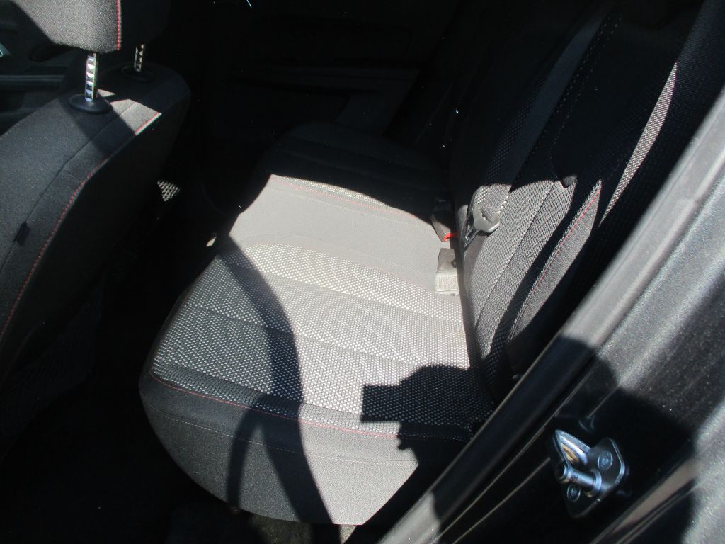 Photo 7 of this CHEVROLET EQUINOX