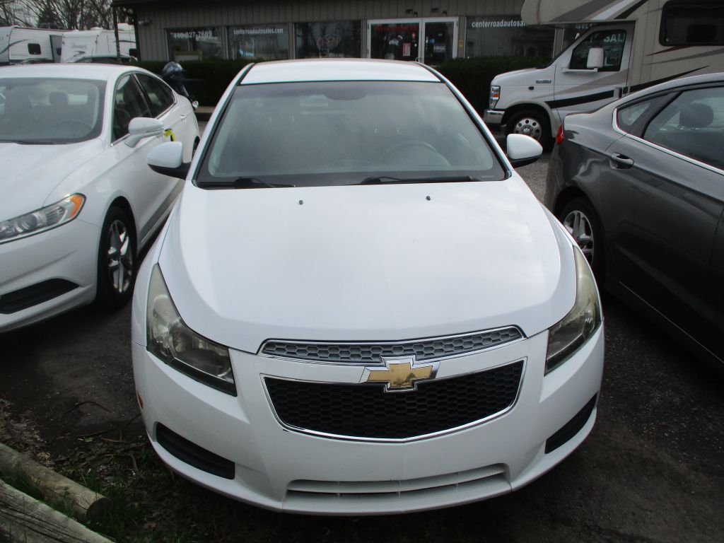 Photo 3 of this CHEVROLET CRUZE