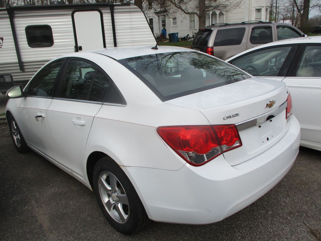 Photo 5 of this CHEVROLET CRUZE