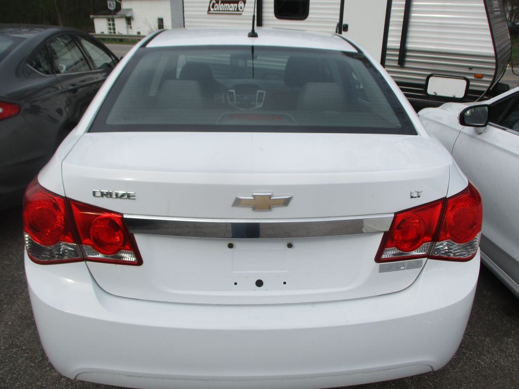Photo 6 of this CHEVROLET CRUZE