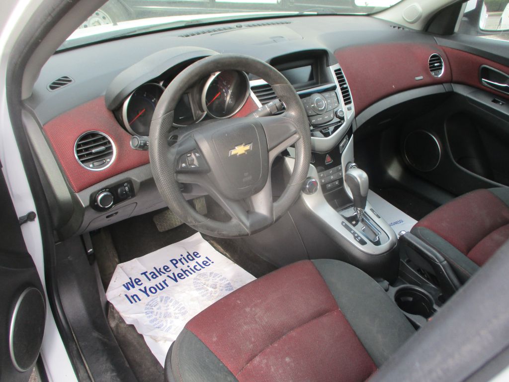Photo 10 of this CHEVROLET CRUZE
