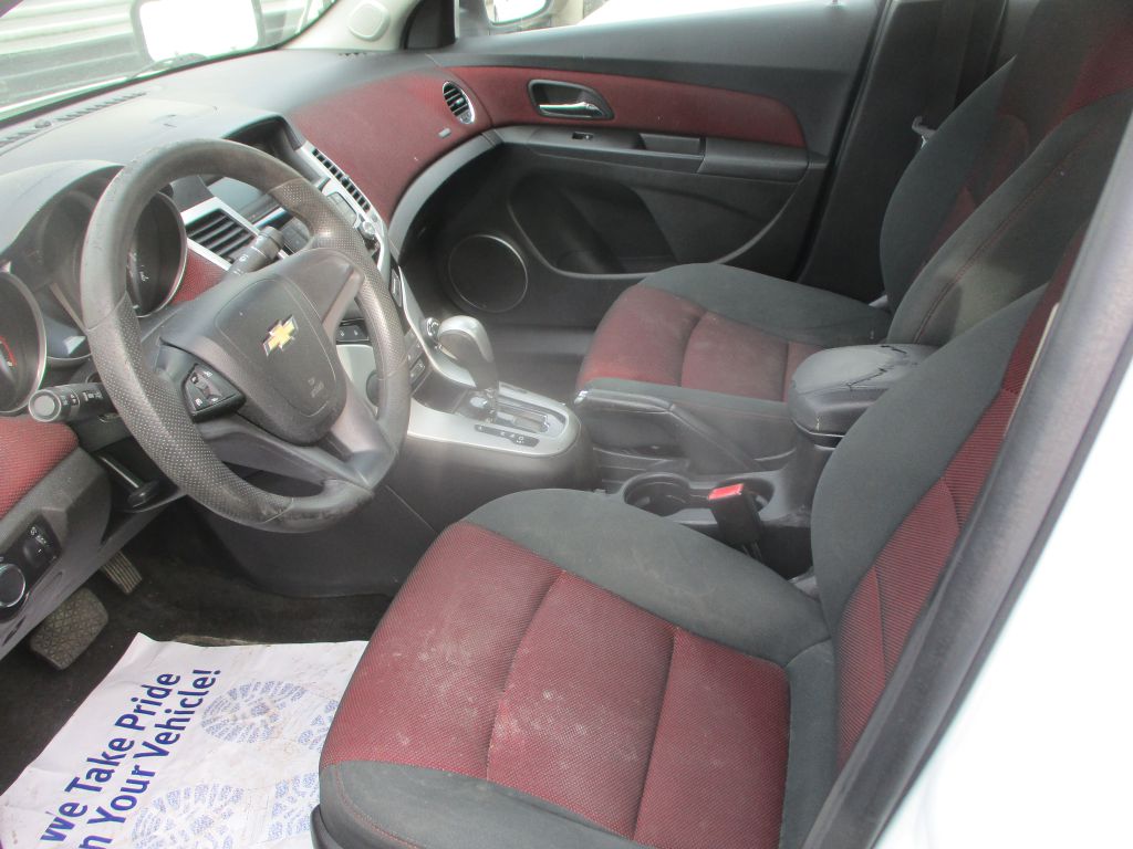 Photo 11 of this CHEVROLET CRUZE
