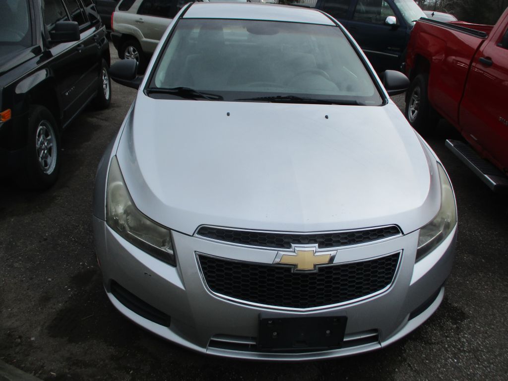 Photo 2 of this CHEVROLET CRUZE