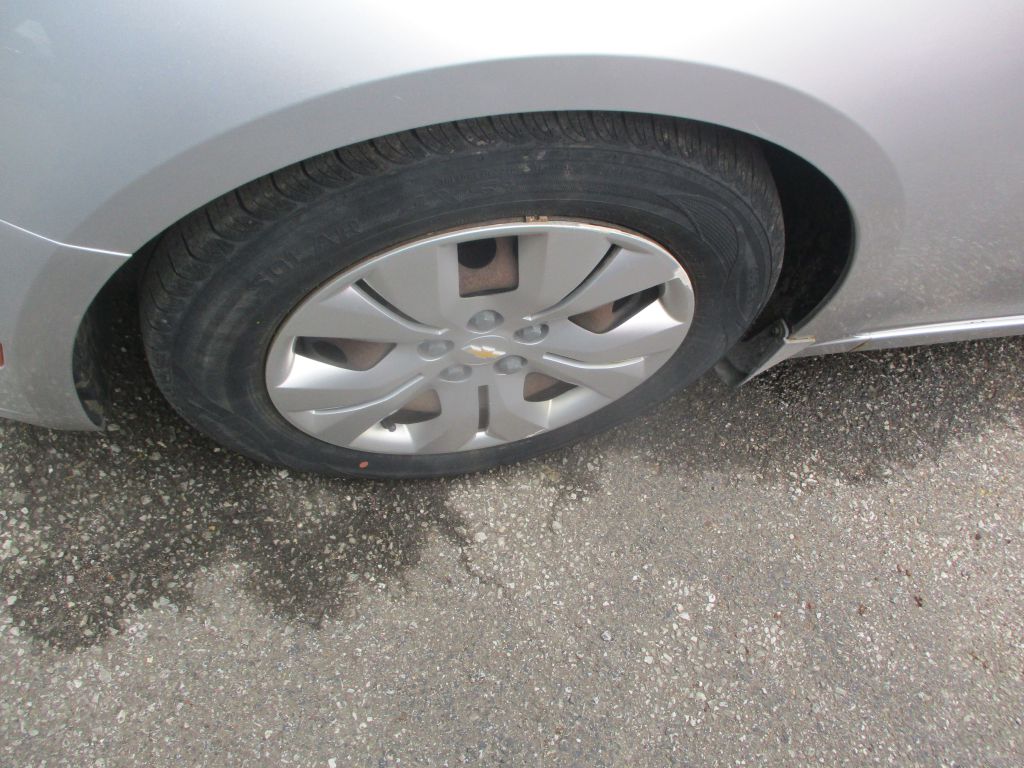 Photo 4 of this CHEVROLET CRUZE