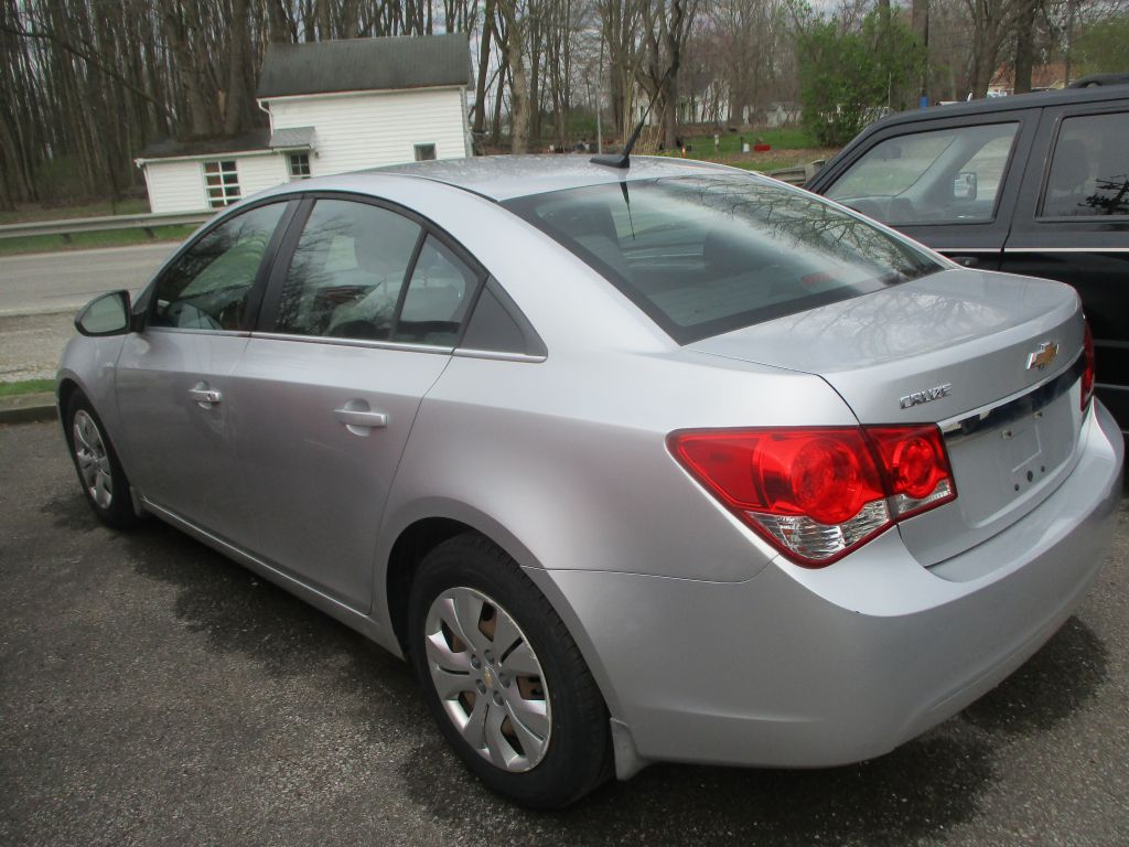 Photo 5 of this CHEVROLET CRUZE