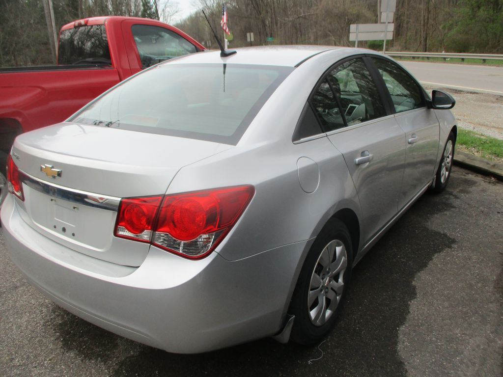 Photo 7 of this CHEVROLET CRUZE