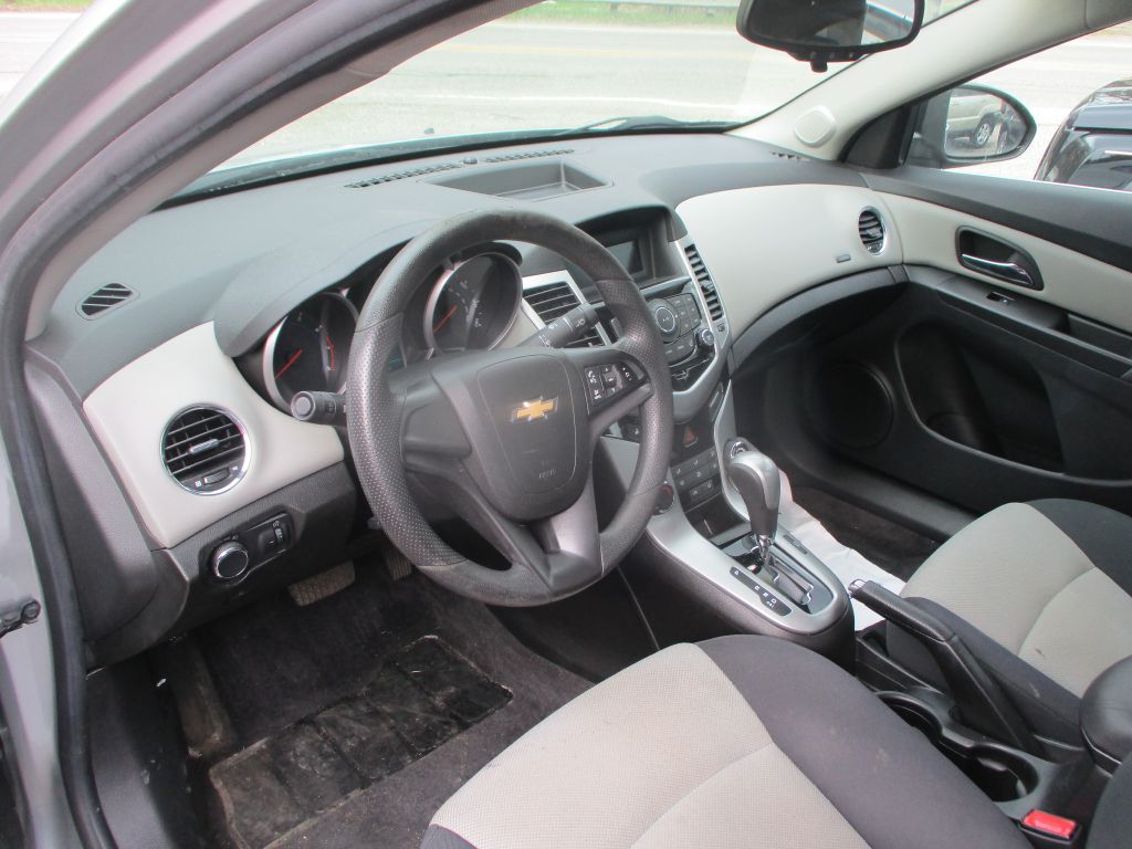 Photo 11 of this CHEVROLET CRUZE