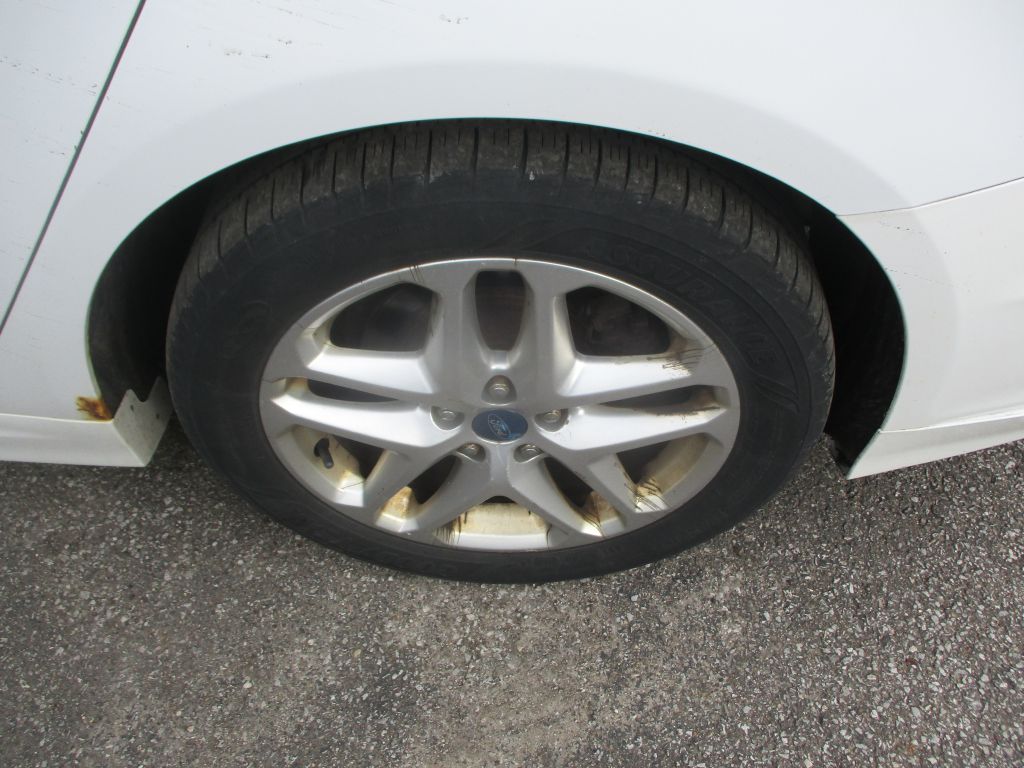 Photo 4 of this FORD FUSION