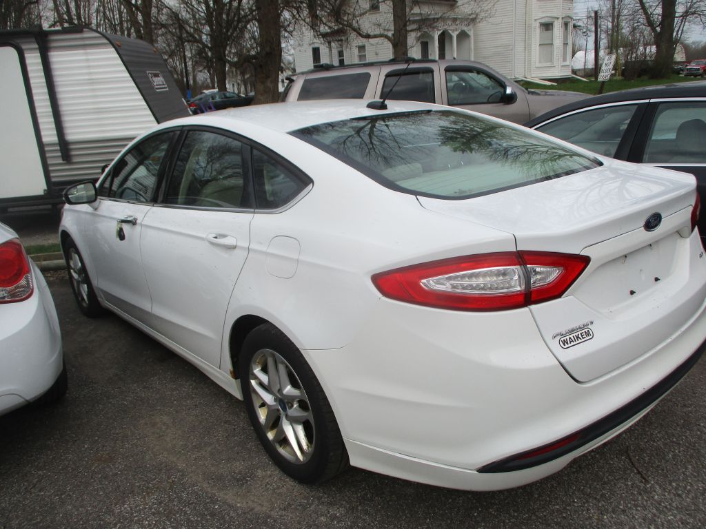 Photo 5 of this FORD FUSION