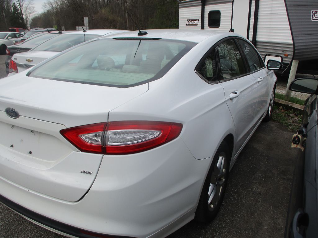 Photo 7 of this FORD FUSION