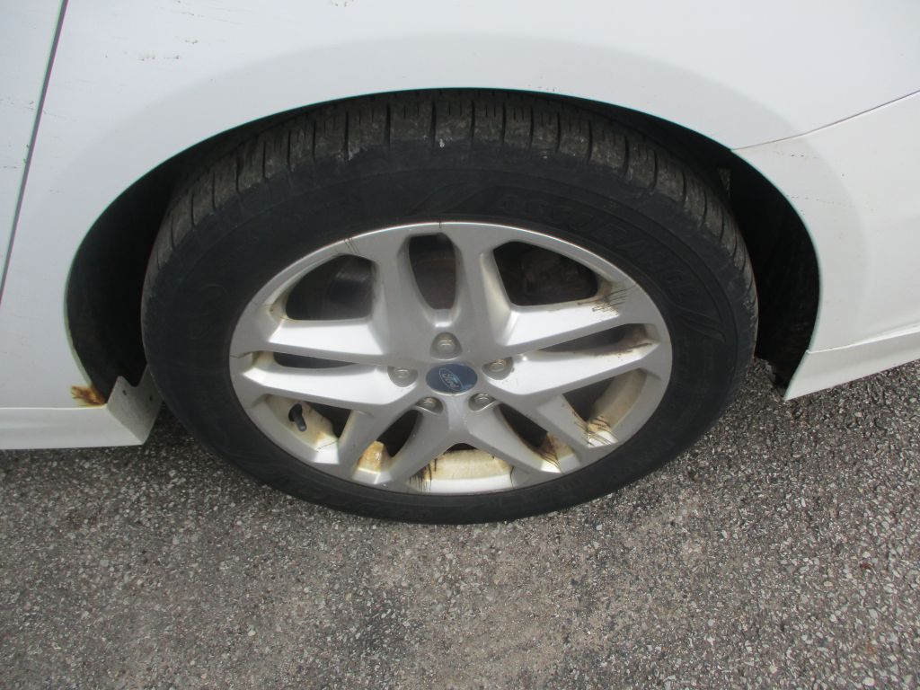 Photo 8 of this FORD FUSION