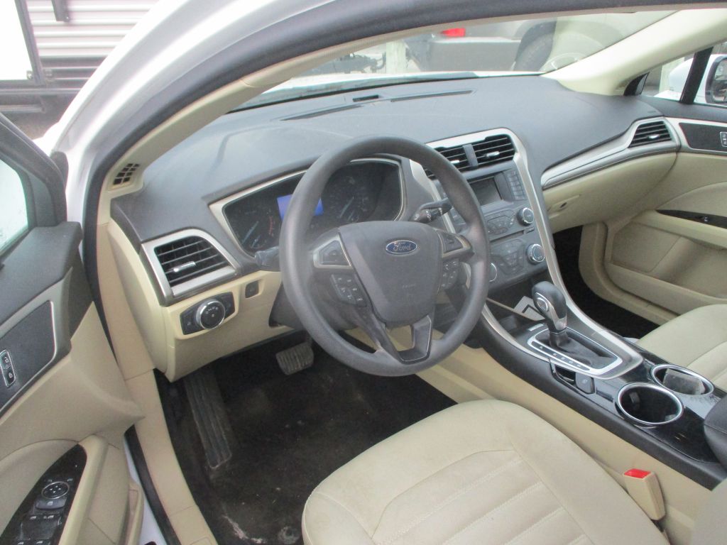 Photo 9 of this FORD FUSION