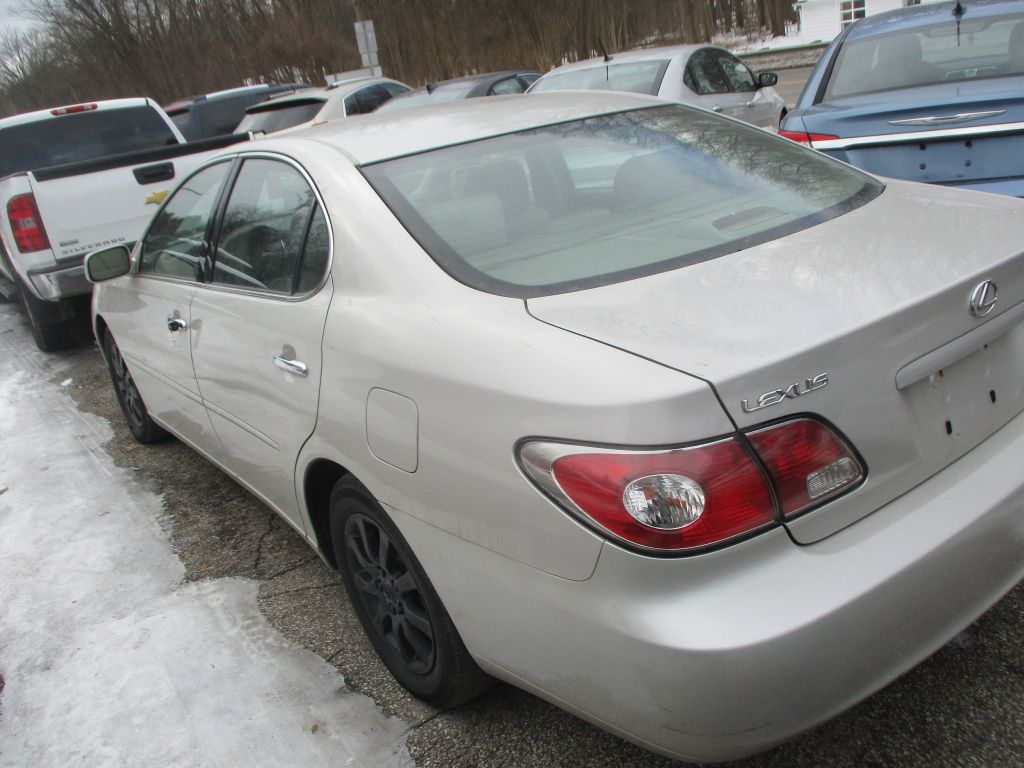 Photo 6 of this LEXUS ES