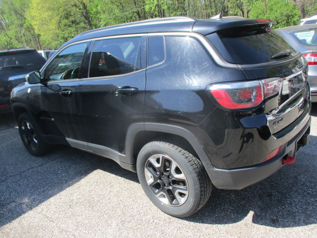 Photo 8 of this JEEP COMPASS