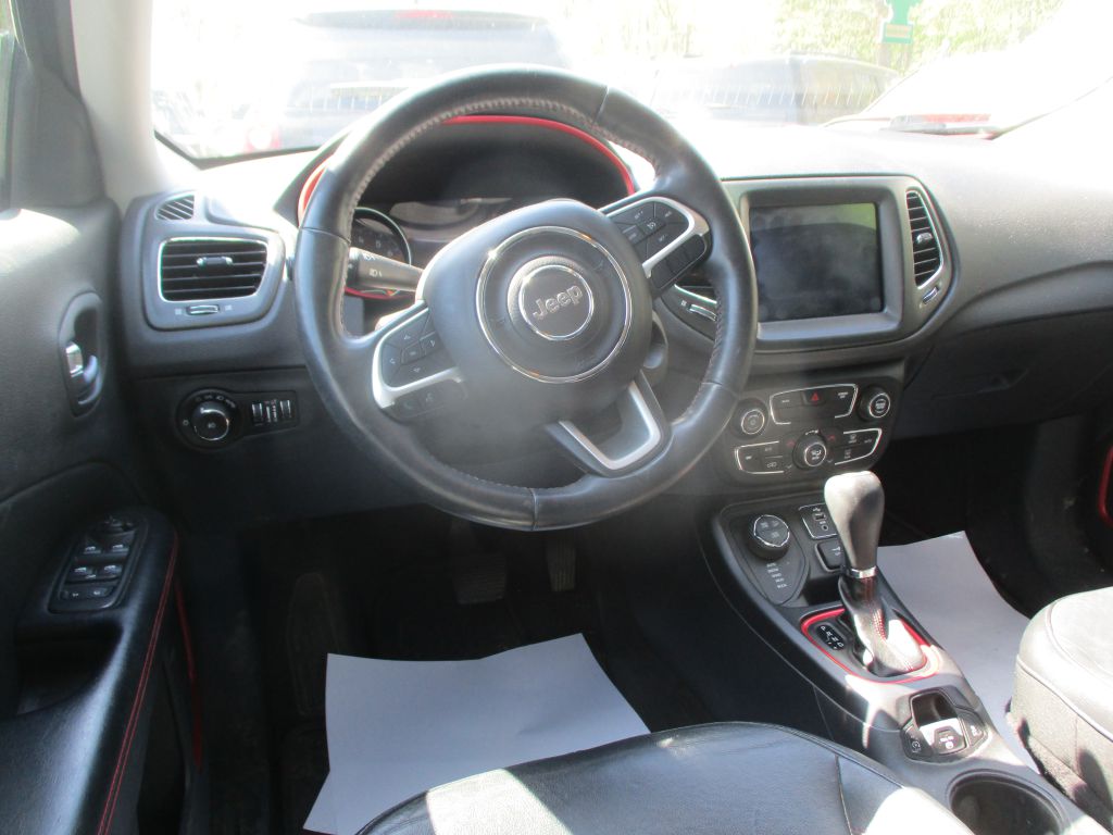 Photo 11 of this JEEP COMPASS