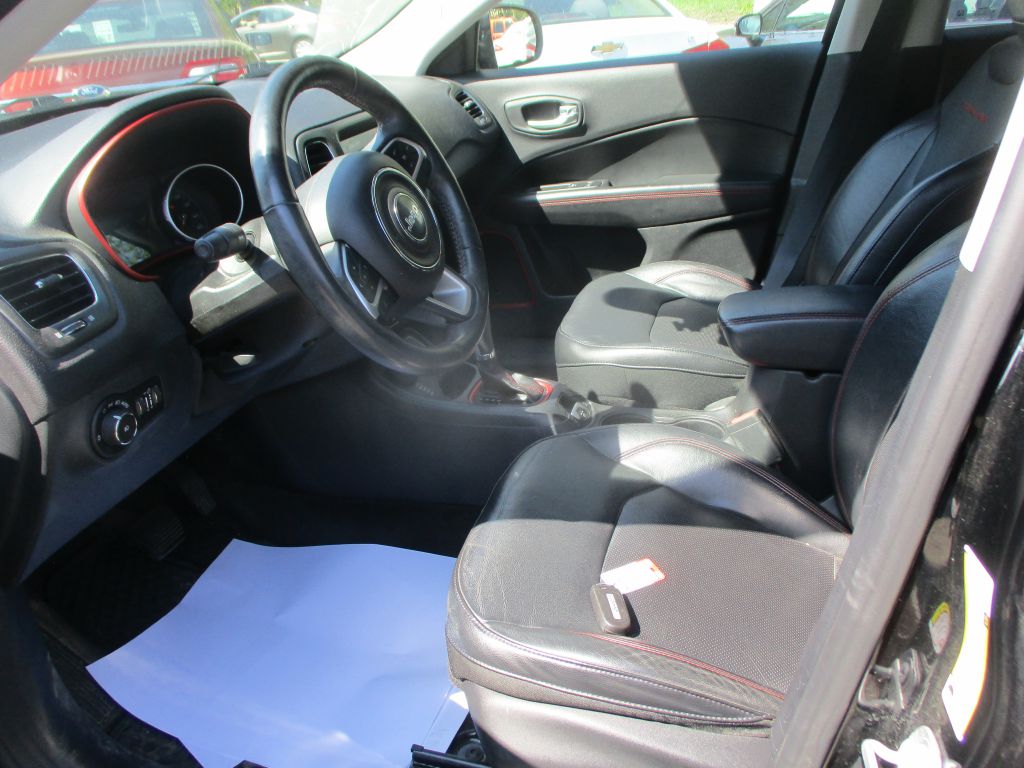 Photo 13 of this JEEP COMPASS