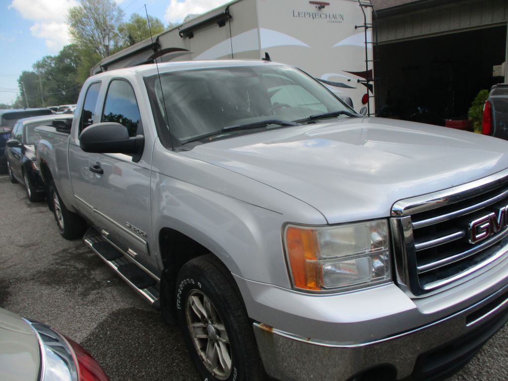Photo 2 of this GMC SIERRA