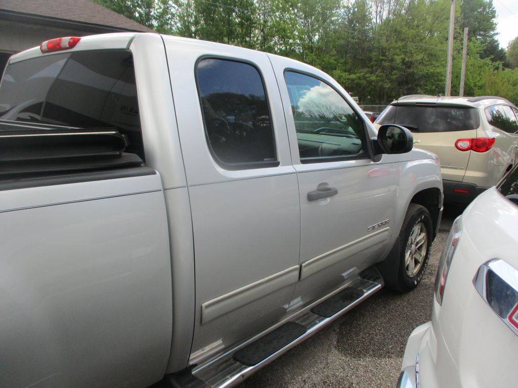 Photo 4 of this GMC SIERRA
