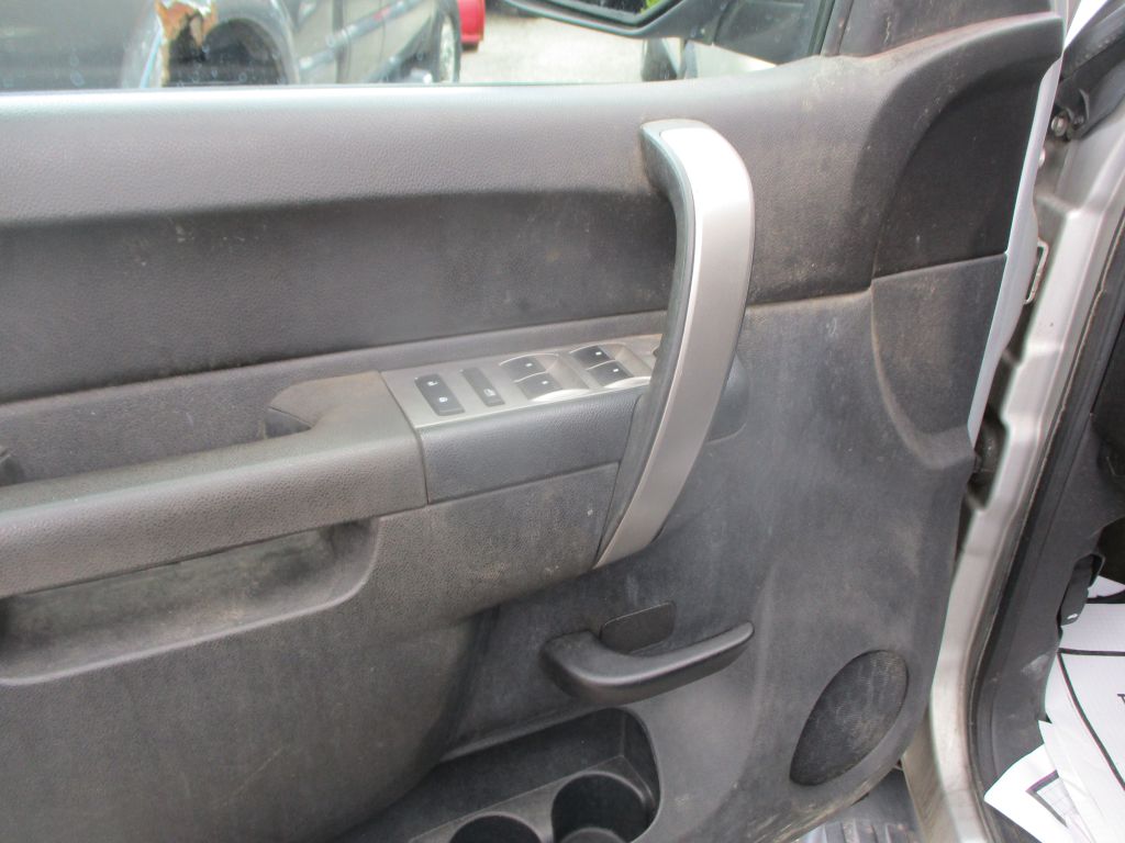Photo 6 of this GMC SIERRA