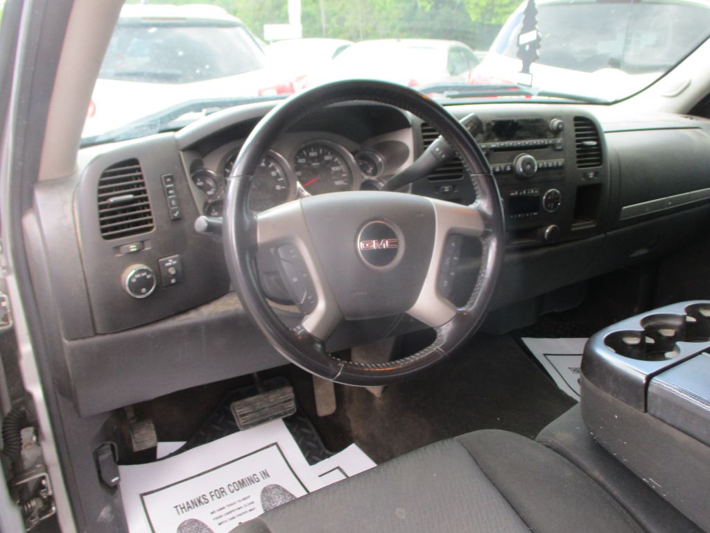 Photo 8 of this GMC SIERRA