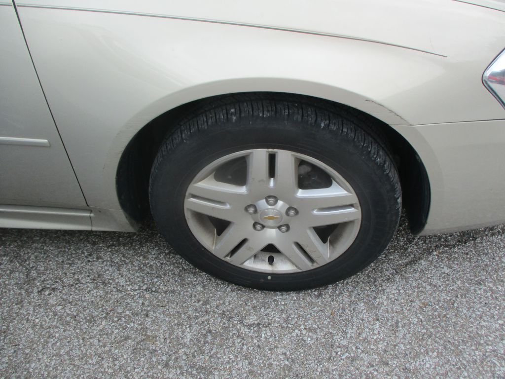 Photo 4 of this CHEVROLET IMPALA
