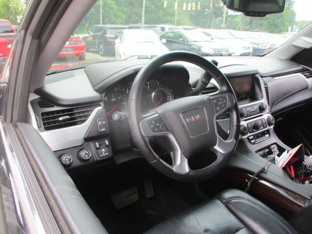 Photo 8 of this GMC YUKON