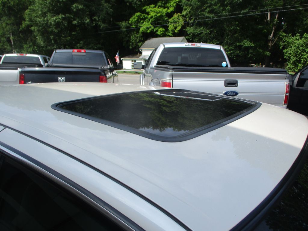 Photo 4 of this CADILLAC DEVILLE