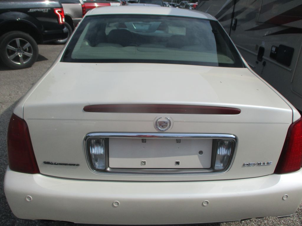 Photo 6 of this CADILLAC DEVILLE